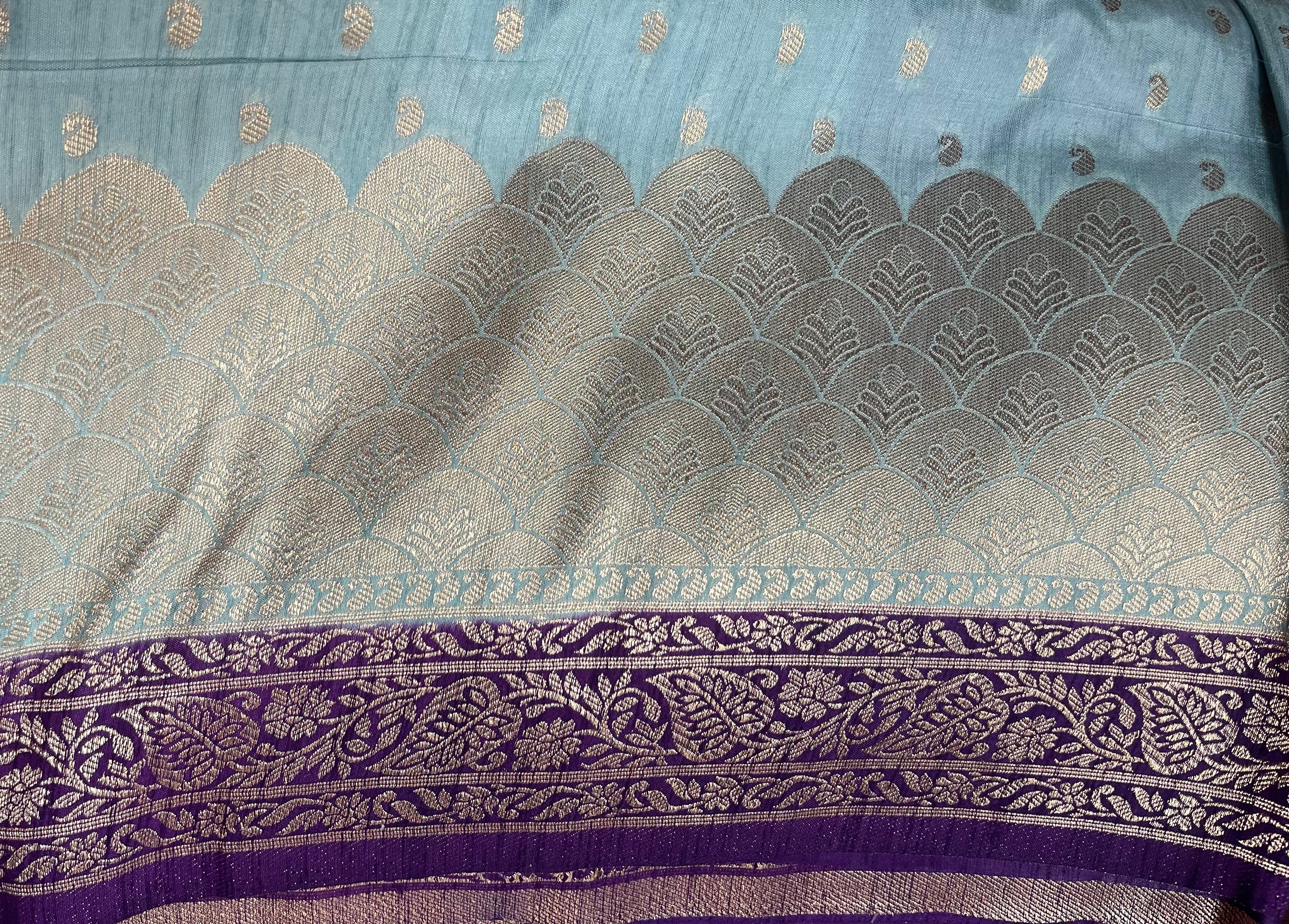 Banarasi semi silk blu/purle